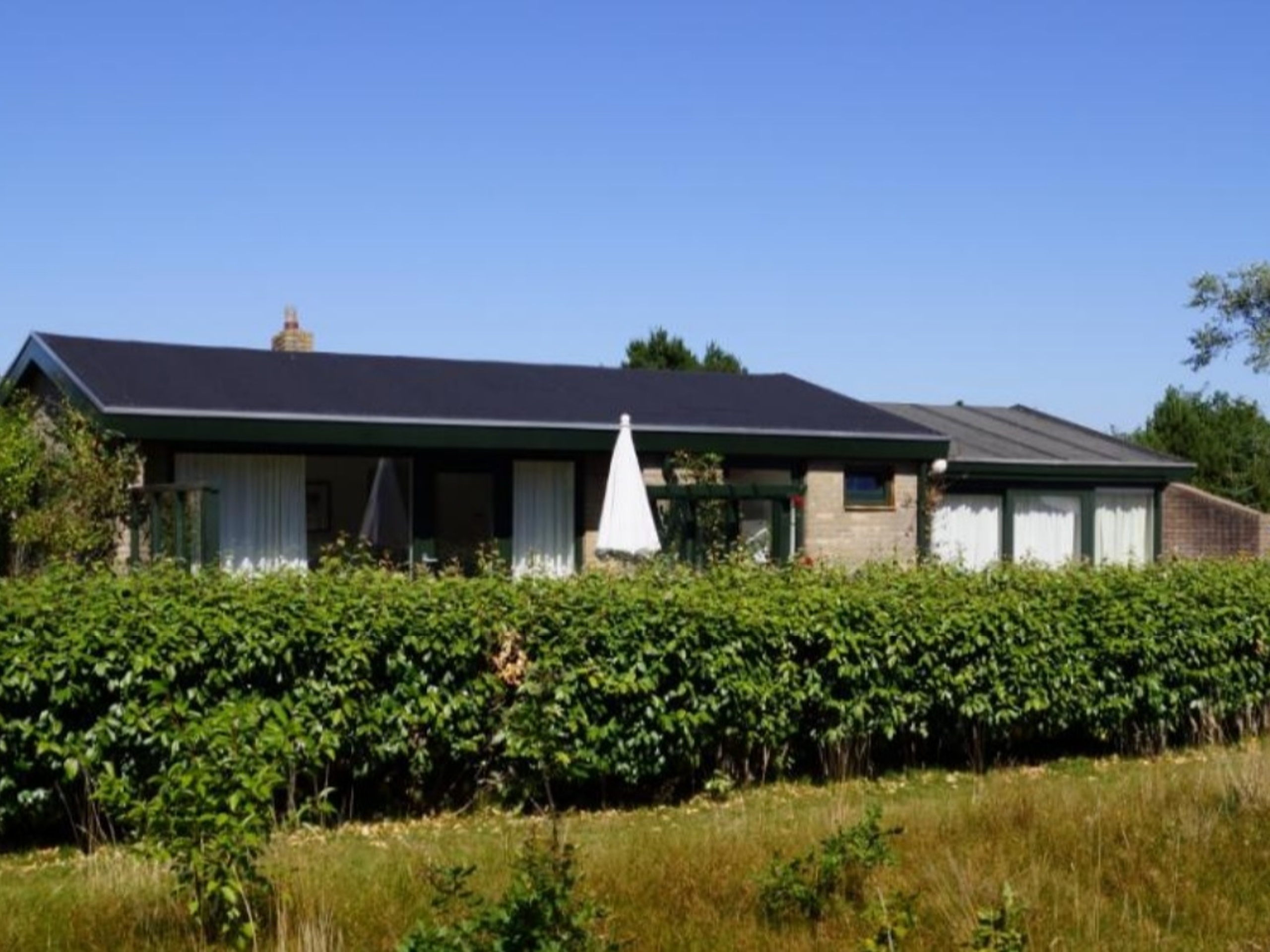 Ein großräumiger, freistehender und bequemer Bungalow auf Roosdûnen